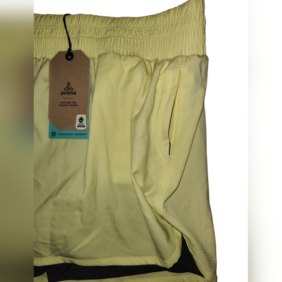 Prana Women's Peak to Pavement Yellow Skort Size Small - Picture 3 of 12